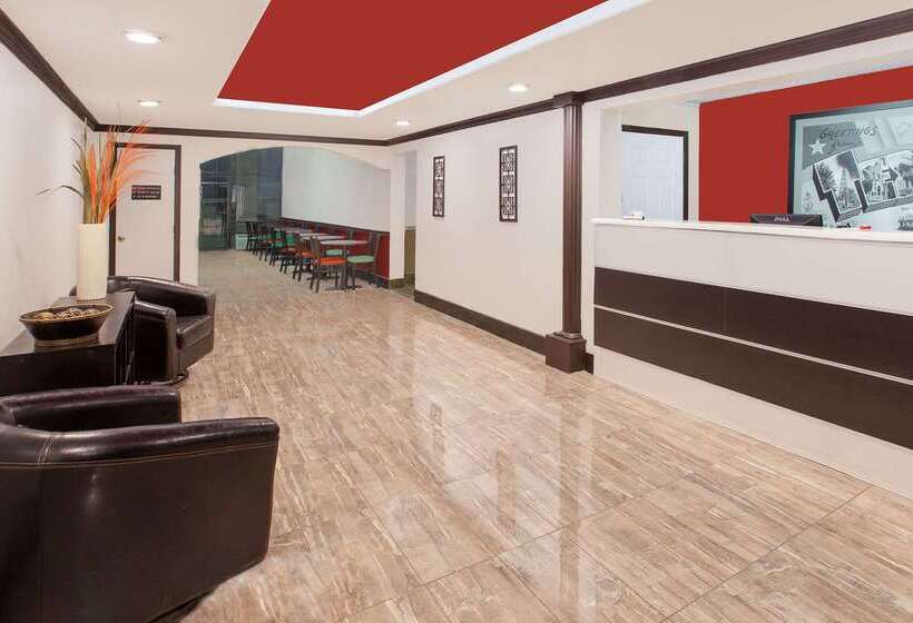 Отель Super 8 By Wyndham Grand Prairie North