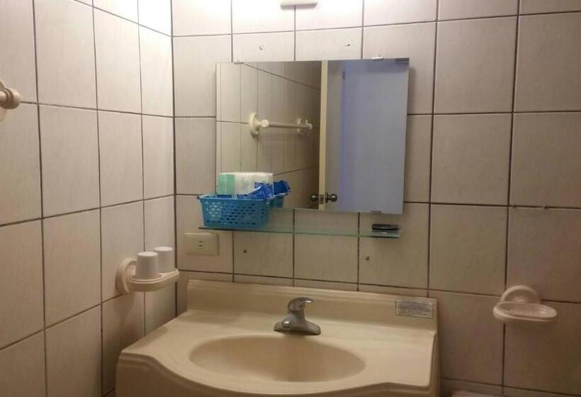 پانسیون Lei Zhiben Hot Spring