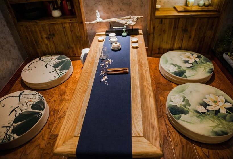 بنسيون Yun Meng Qi  Inn