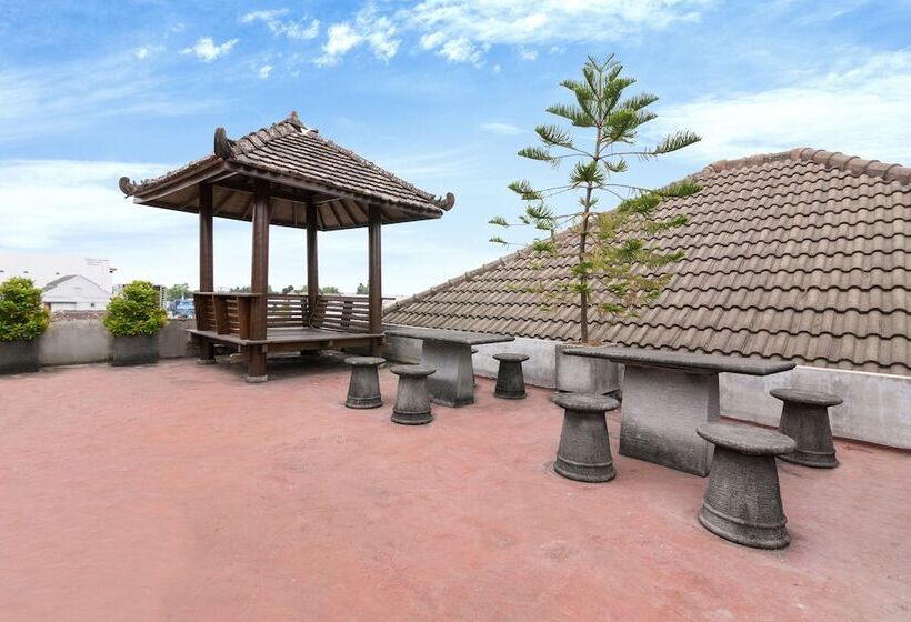 هتل Penginapan Rb Syariah By Oyo Rooms