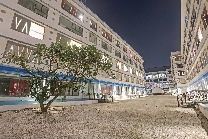 Royal Palms Hotel By Oyo Rooms