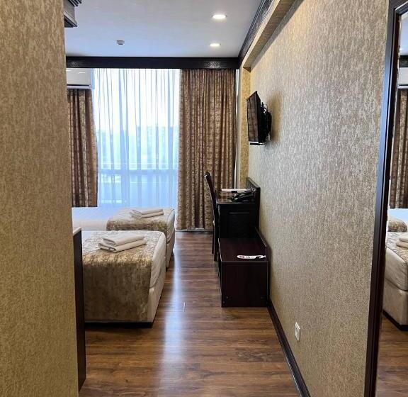 فندق Orient Star Varahsha