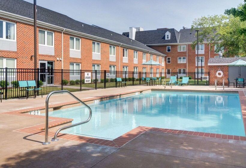 هتل Comfort Inn Williamsburg Gateway