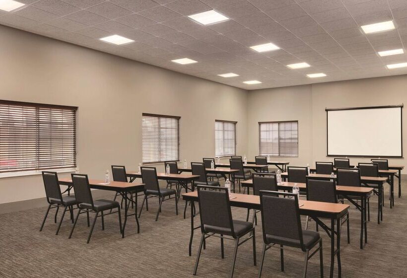 هتل Country Inn & Suites By Radisson, London, Ky