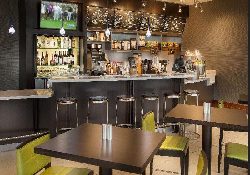 هتل Courtyard by Marriott Fort Lauderdale Beach