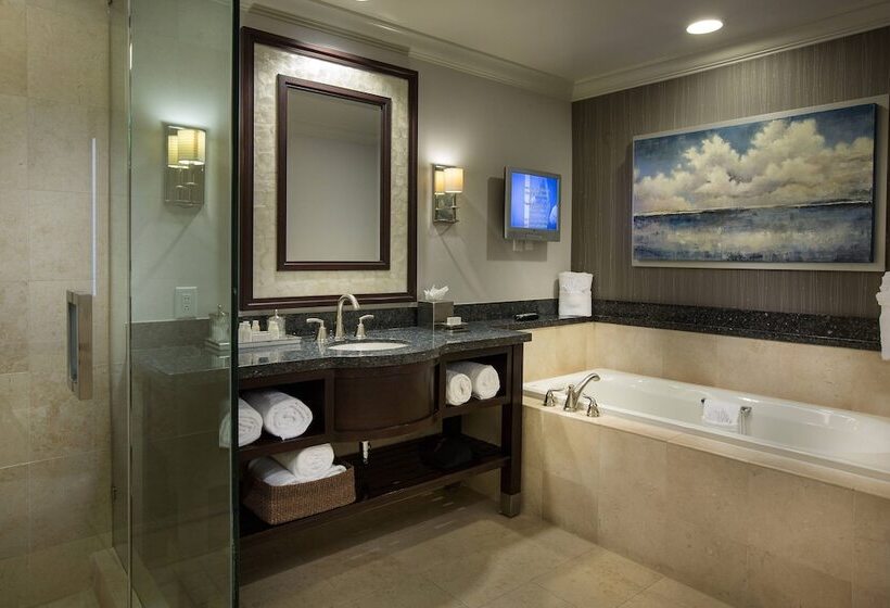 هتل Courtyard by Marriott Fort Lauderdale Beach