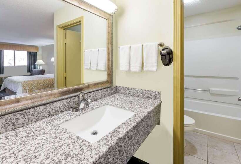호텔 Days Inn By Wyndham Kent  Akron