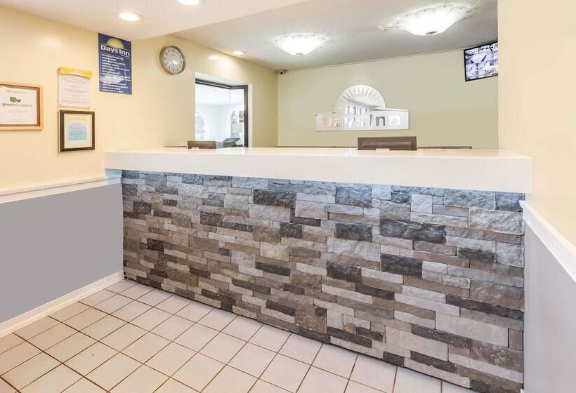 호텔 Days Inn By Wyndham Kent  Akron