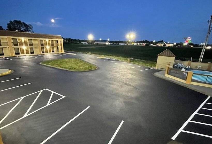 酒店 Days Inn By Wyndham Oak Grove/ft. Campbell