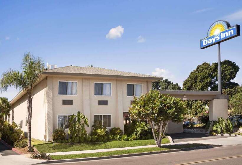 هتل Days Inn By Wyndham Oceanside