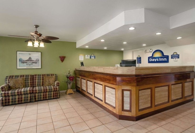 هتل Days Inn By Wyndham Port Royal/near Parris Island
