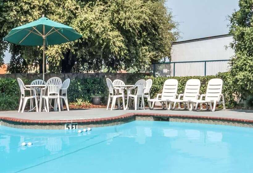 هتل Days Inn By Wyndham South Fort Worth