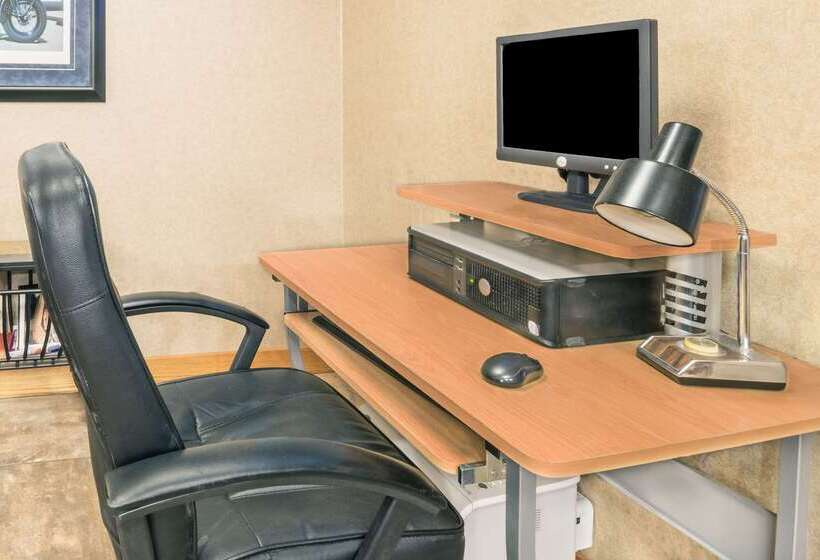 هتل Days Inn By Wyndham Spearfish
