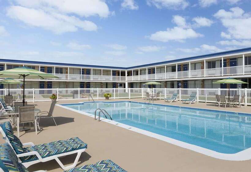 בית מלון כפרי Days Inn By Wyndham Waynesboro