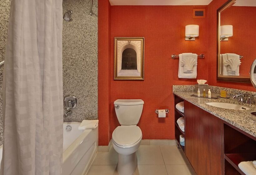 فندق Doubletree By Hilton Little Rock