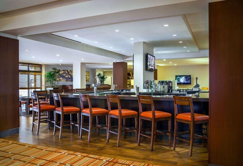 هتل Doubletree By Hilton  San Francisco Airport