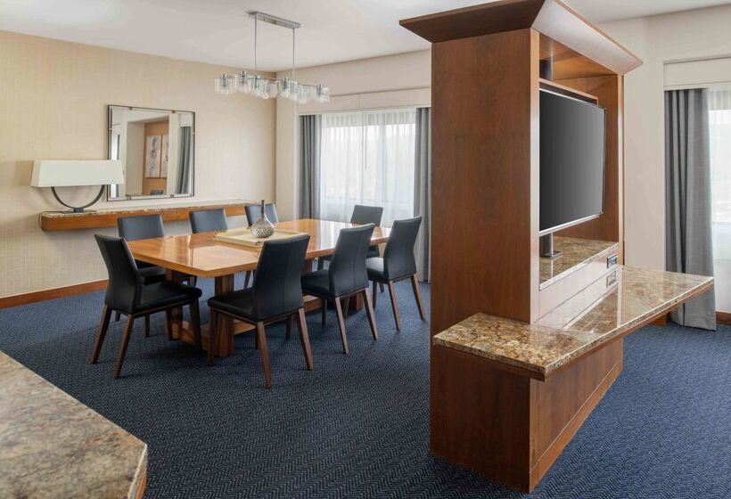 هتل Doubletree By Hilton  San Francisco Airport