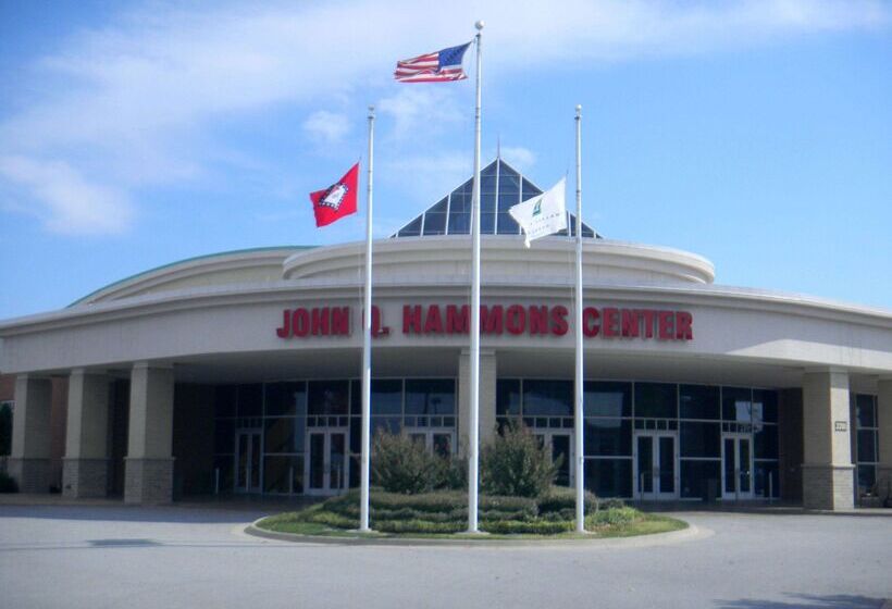 فندق Doubletree By Hilton Springdale