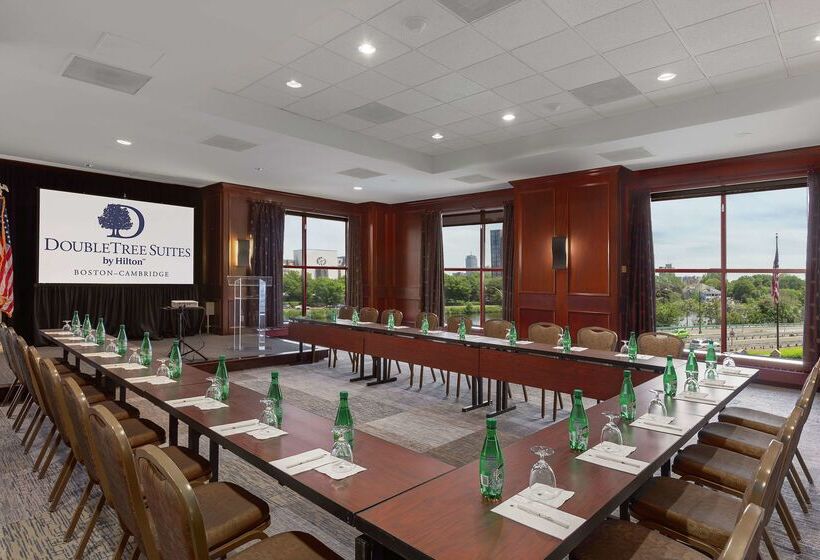 Doubletree Suites By Hilton Hotel Boston   Cambridge