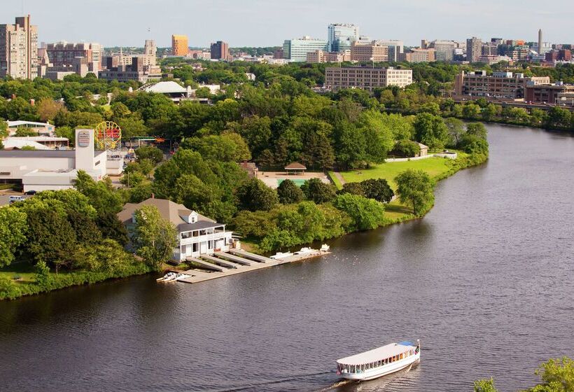 Doubletree Suites By Hilton Hotel Boston   Cambridge