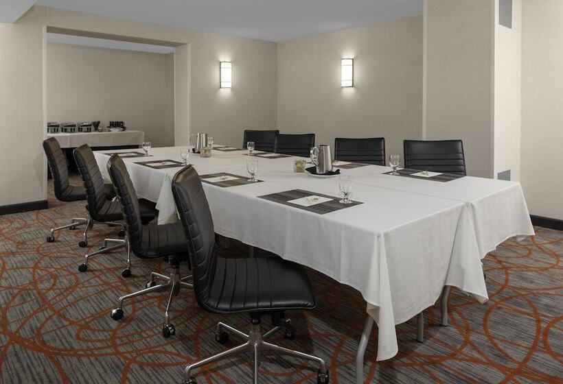 호텔 Doubletree Suites By Hilton Dayton   Miamisburg