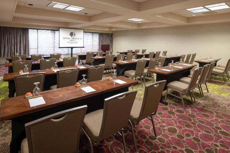 בית מלון כפרי Doubletree Suites By Hilton Seattle Airport  Southcenter