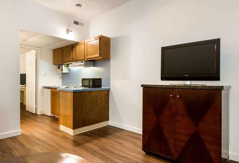ホテル Econo Lodge Inn & Suites Lake Harmony   Pocono Mountains Area