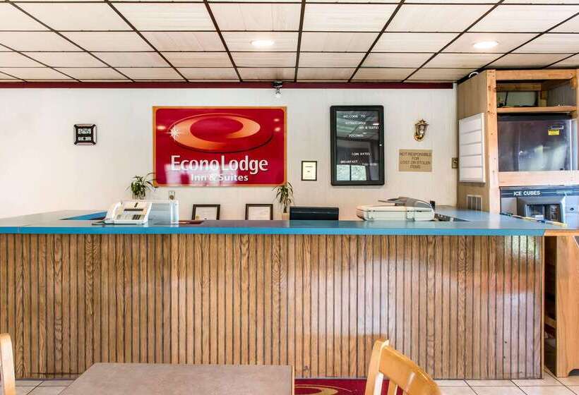 ホテル Econo Lodge Inn & Suites Lake Harmony   Pocono Mountains Area