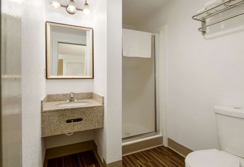 ホテル Econo Lodge Inn & Suites Lake Harmony   Pocono Mountains Area