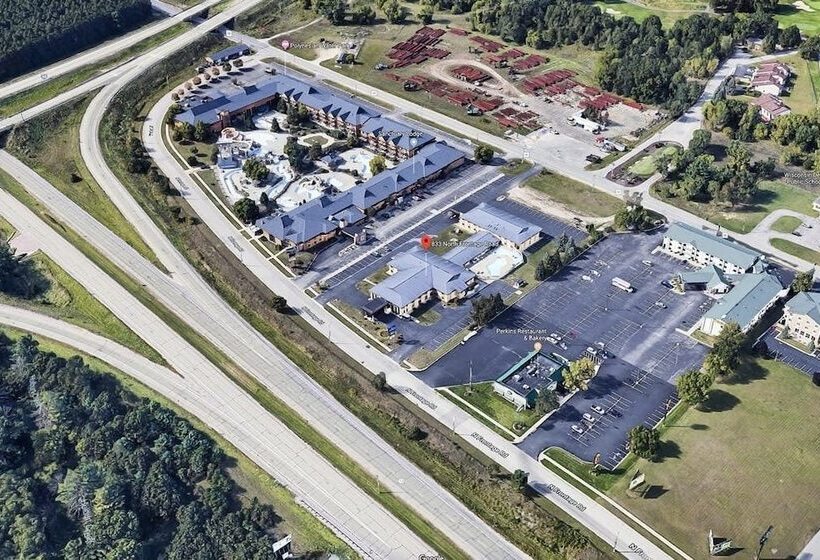 هتل Econo Lodge Inn & Suites