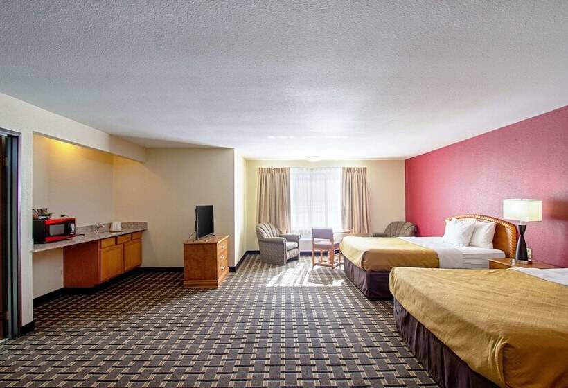 هتل Econo Lodge Inn & Suites