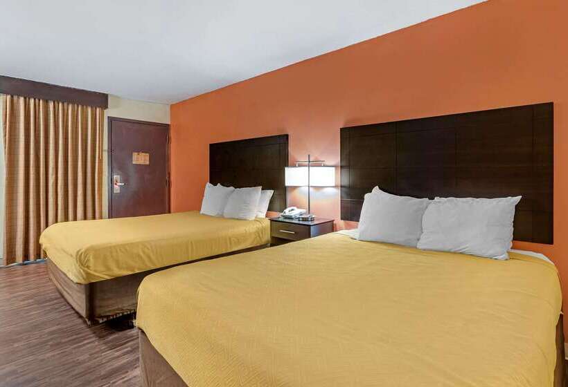 Отель Econo Lodge Urbandale  Northwest Des Moines