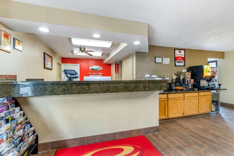 Отель Econo Lodge Urbandale  Northwest Des Moines