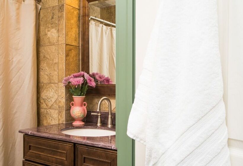 هتل Jonathan Pitney House