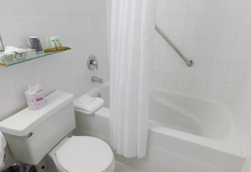 فندق Ramada By Wyndham North Bergen