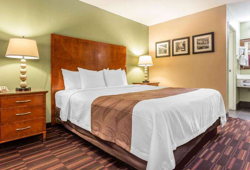 هتل Quality Inn & Suites Near Robins Air Force Base