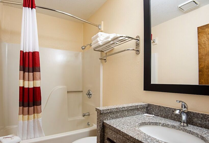 فندق Red Roof Inn Cameron