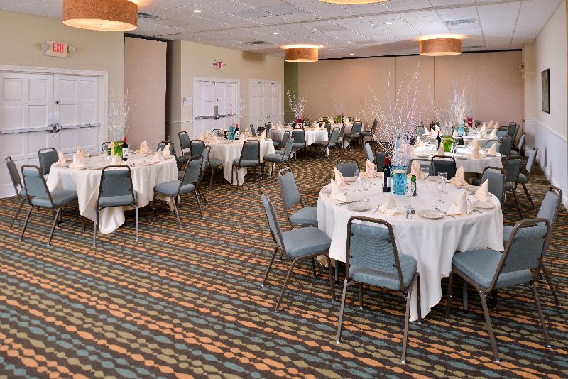 בית מלון כפרי Red Roof Inn Plus & Suites Tampa