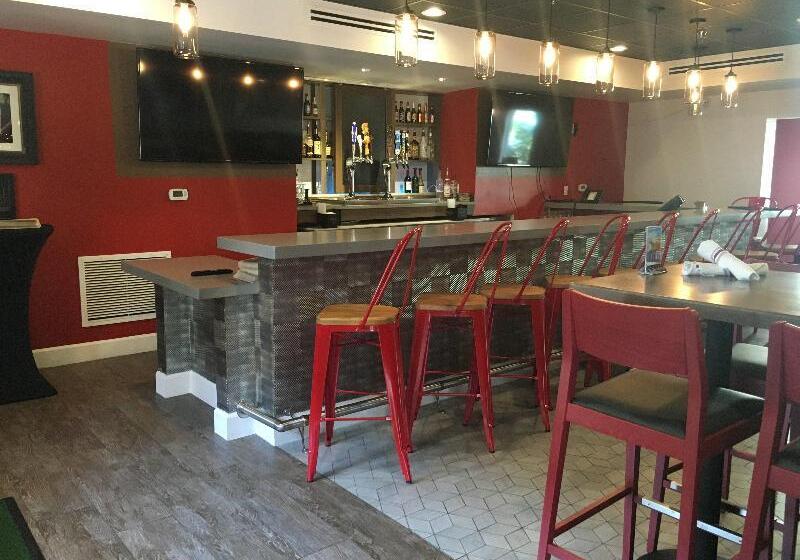 فندق Red Roof Inn Plus & Suites Tampa