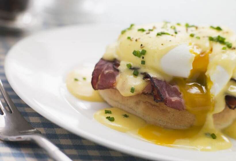 Отель Sheraton Suites Orlando Airport