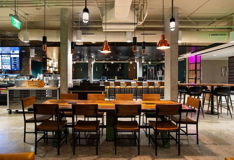 هتل Wyndham Garden At Niagara Falls