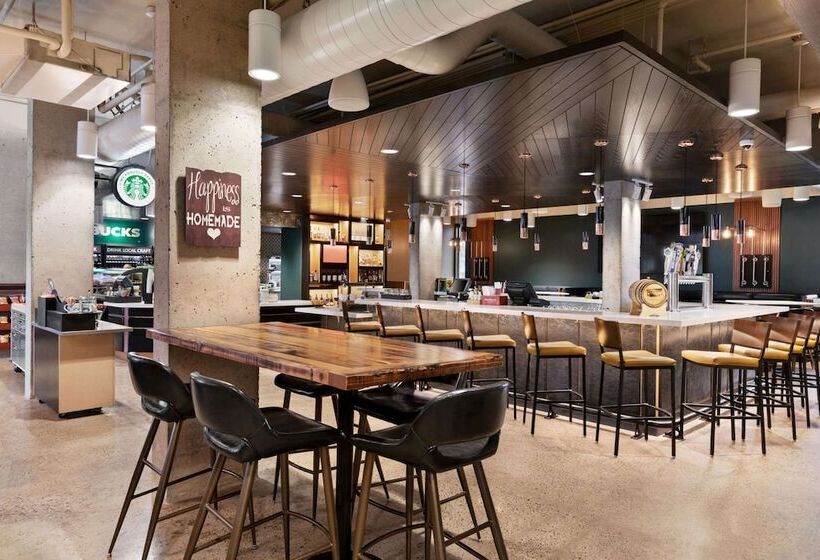 هتل Wyndham Garden At Niagara Falls