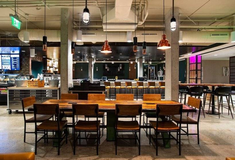 هتل Wyndham Garden At Niagara Falls