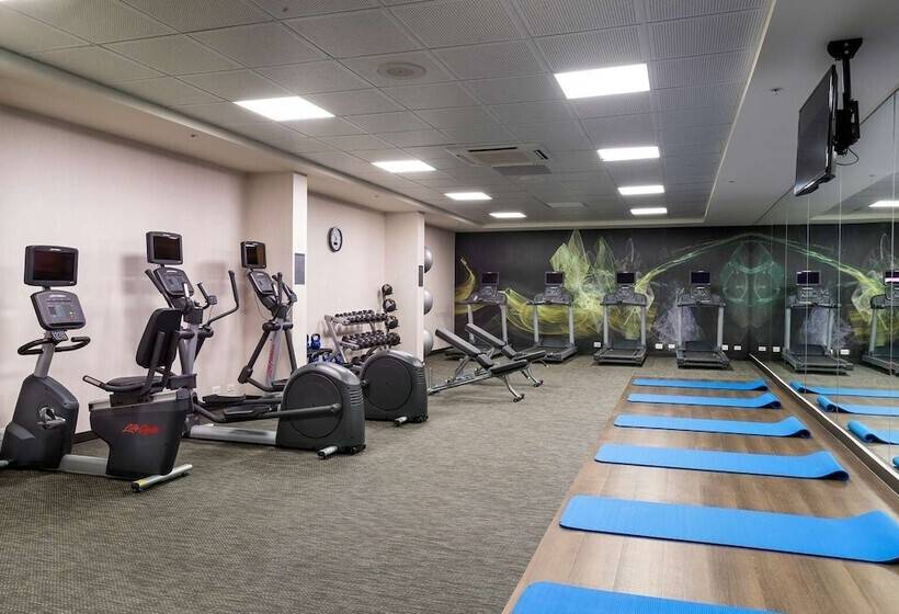 هتل Wyndham Garden At Niagara Falls