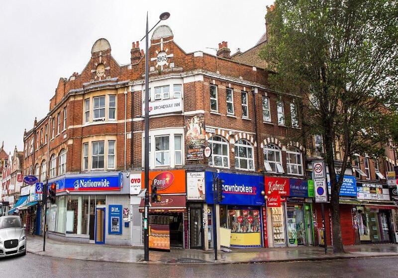 فندق Broadway Inn