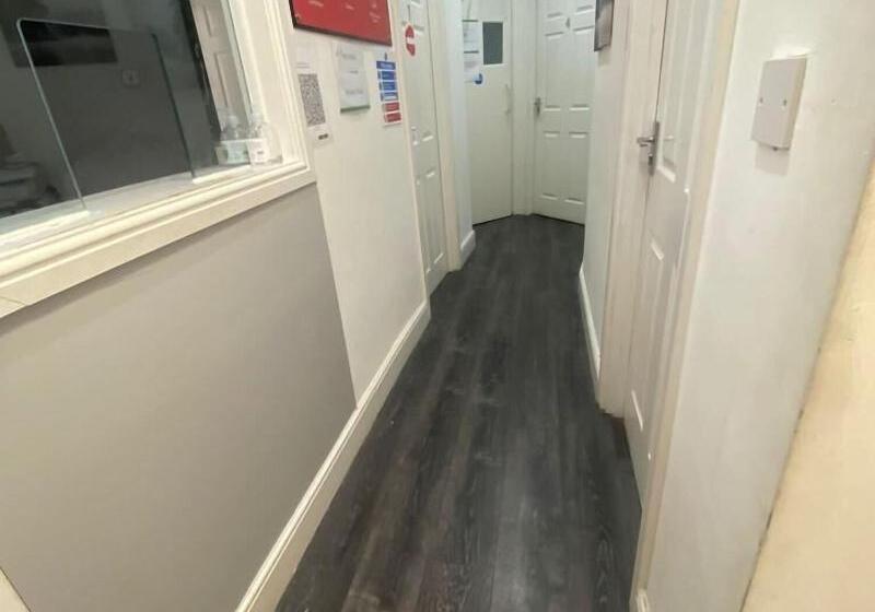 فندق Broadway Inn