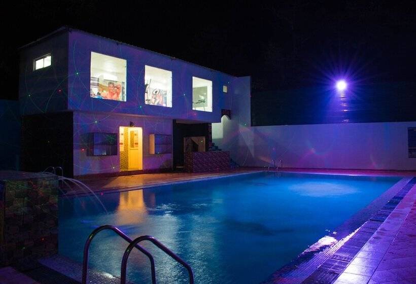 فندق Corbett Condominium Resort