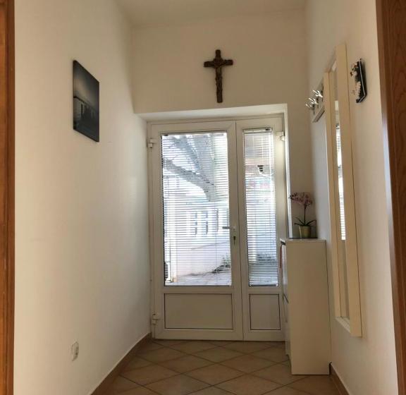 پانسیون Apartmani I Sobe Ivančić1