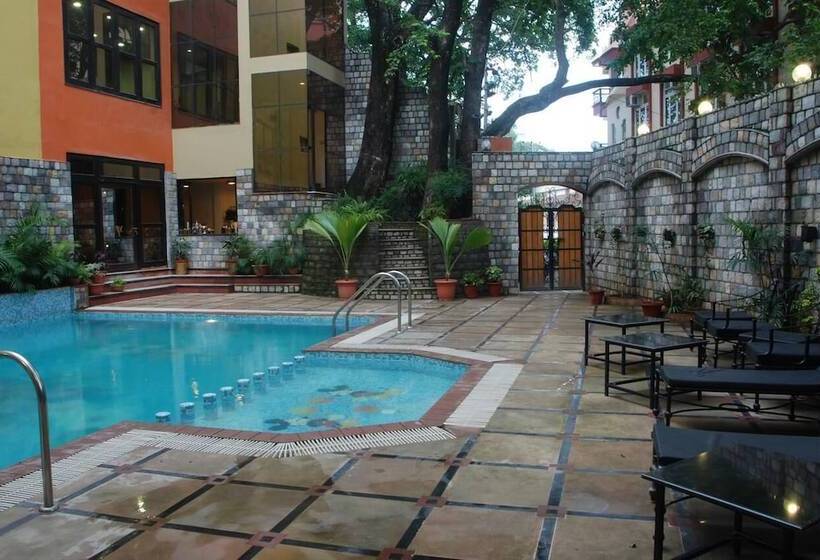 منتجع Corbett Kingdom