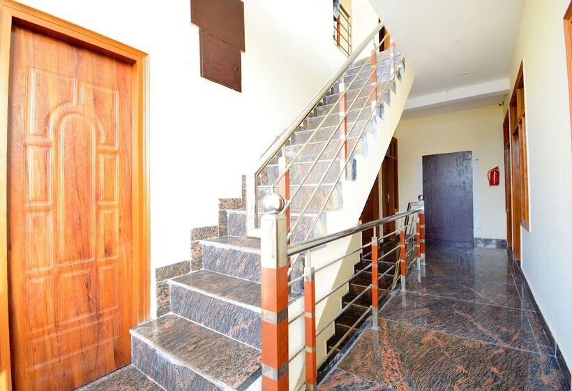 فندق The Sai Palace By Oyo Rooms